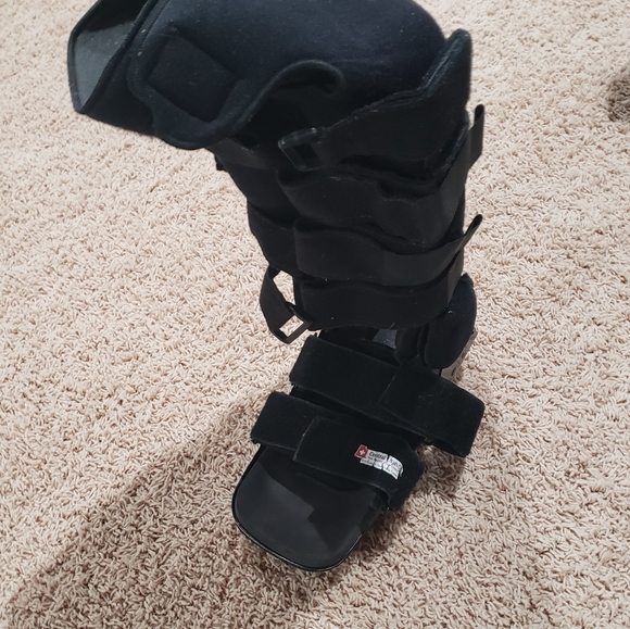 Medical boots - Picture 2 of 3